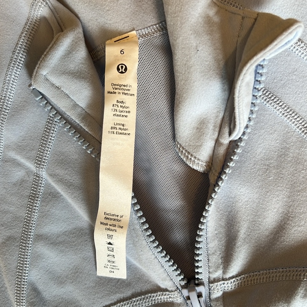 Lululemon Size 6 Women's Light blue Zip-Up Active Jacket - Picture 5 of 7
